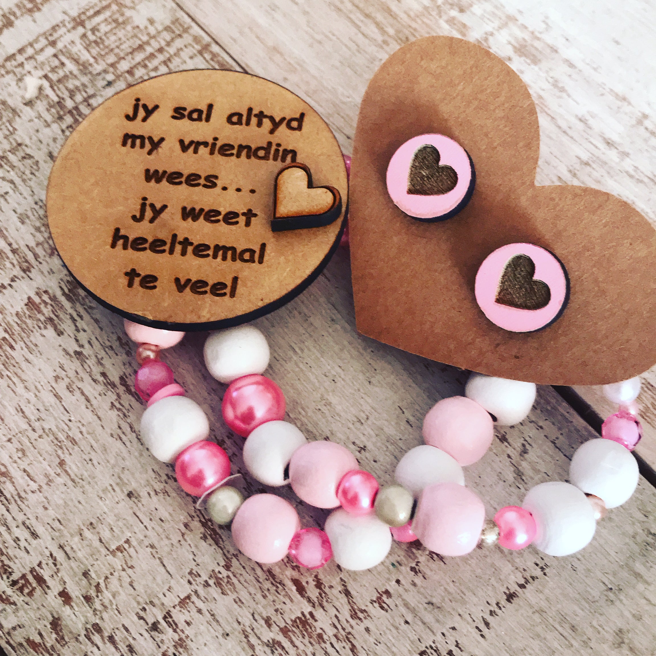 Vriendin Double Bracelet Piece with Earrings combo, comes boxed as a gift