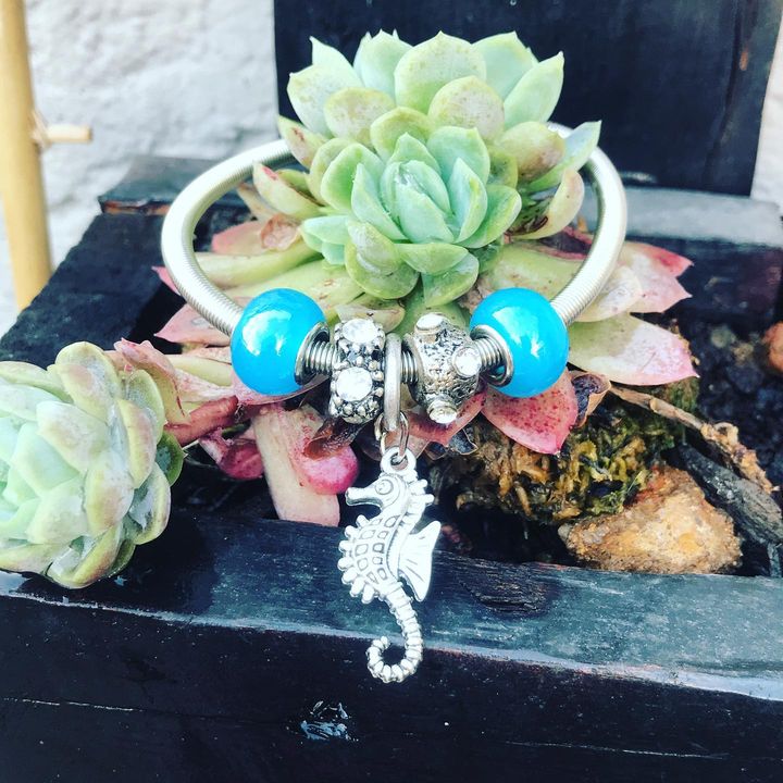 Blue Tones Style Bracelet with Seahorse Charm