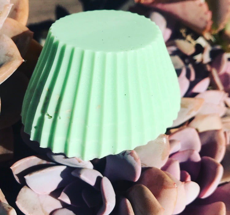 Large avo&cucumber loofah soap 120g