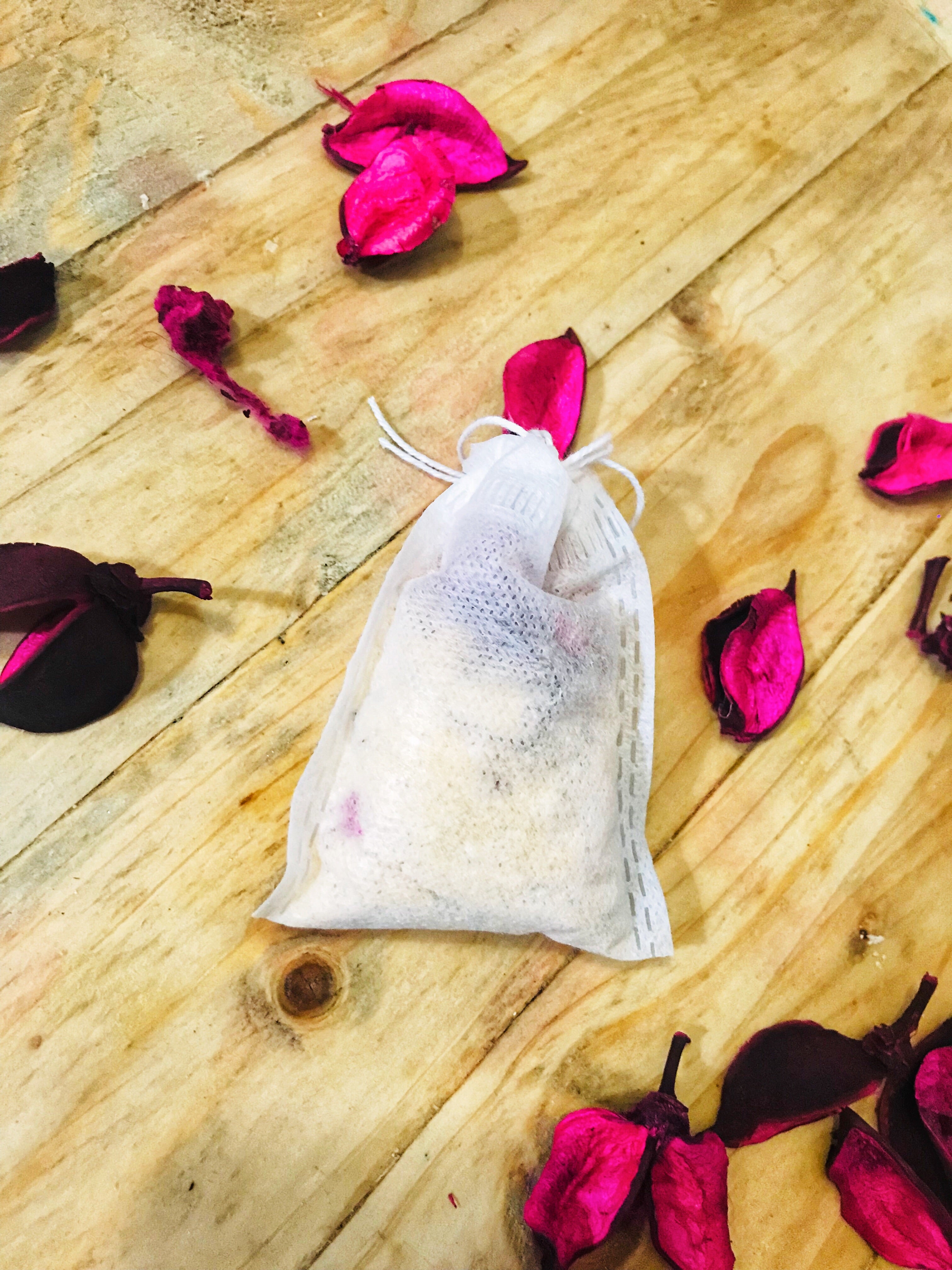 Bath tea for a milky and silky smooth bath