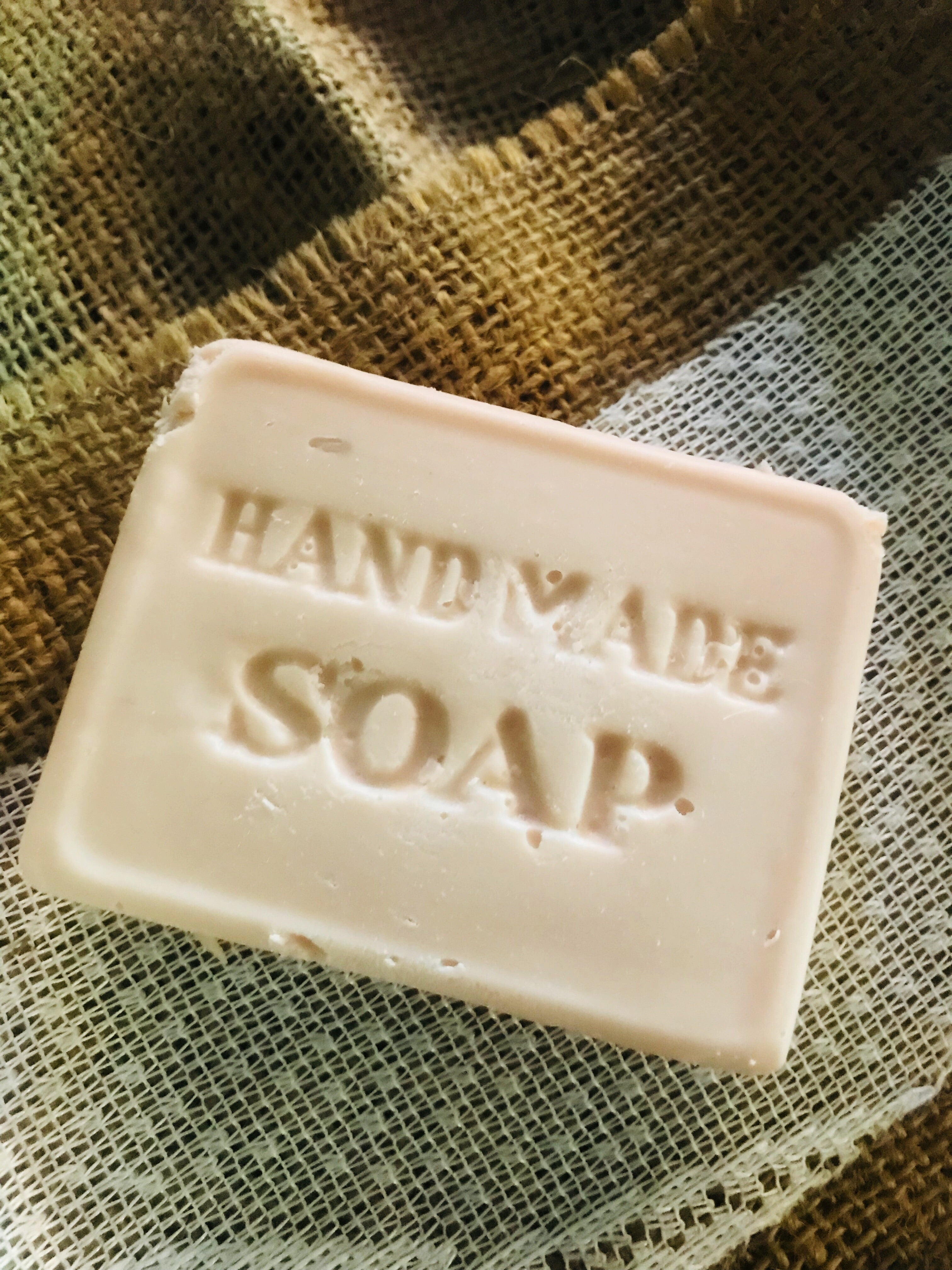 Handmade 100g rose, geranium & pink clay face soap