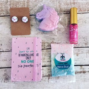 Unicorn pamper spoils set