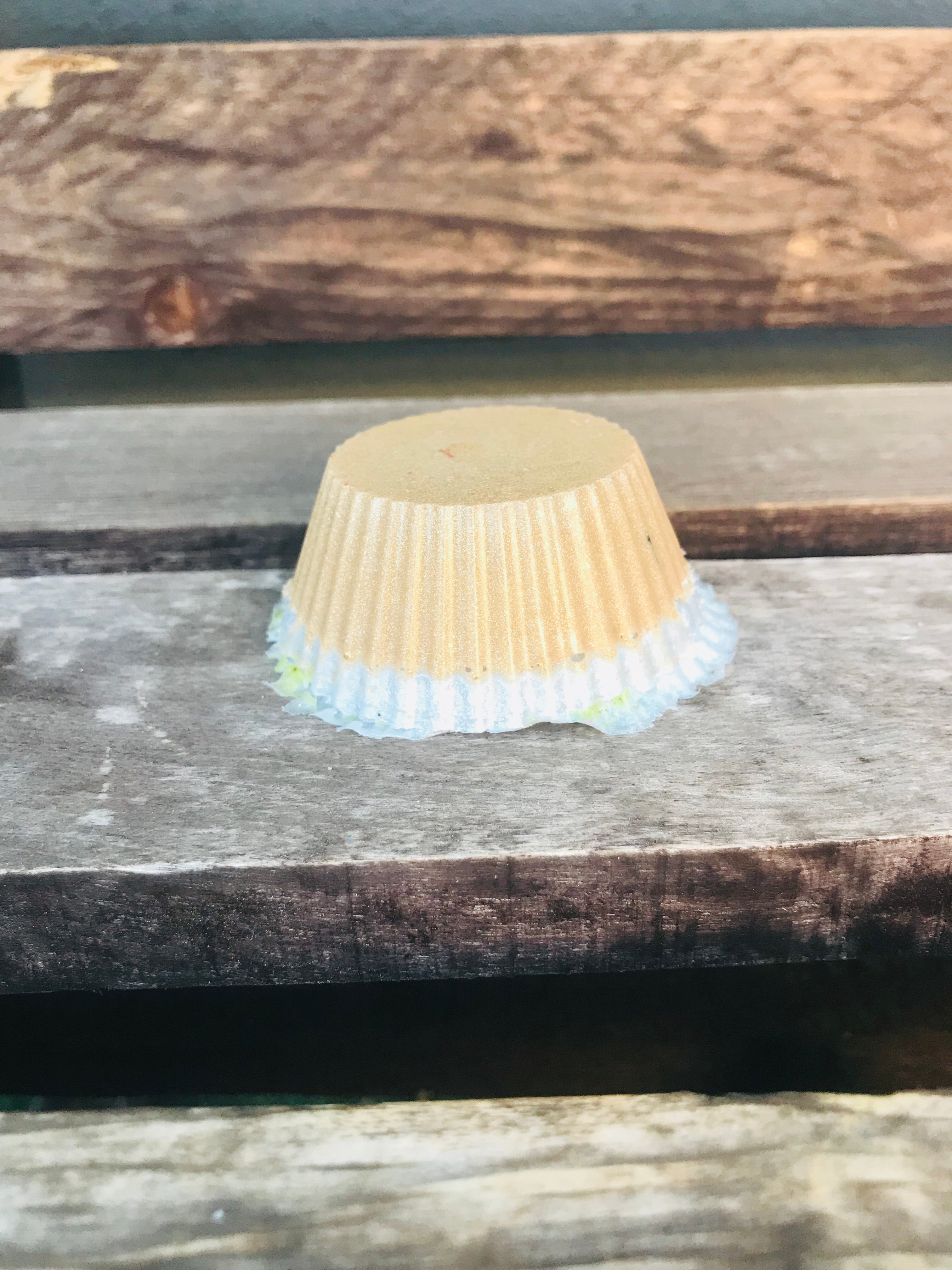 Gold shimmer cupcake soap 90g