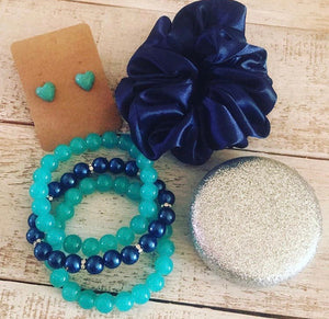 Jewelry, Scrunchie and mirror pad set