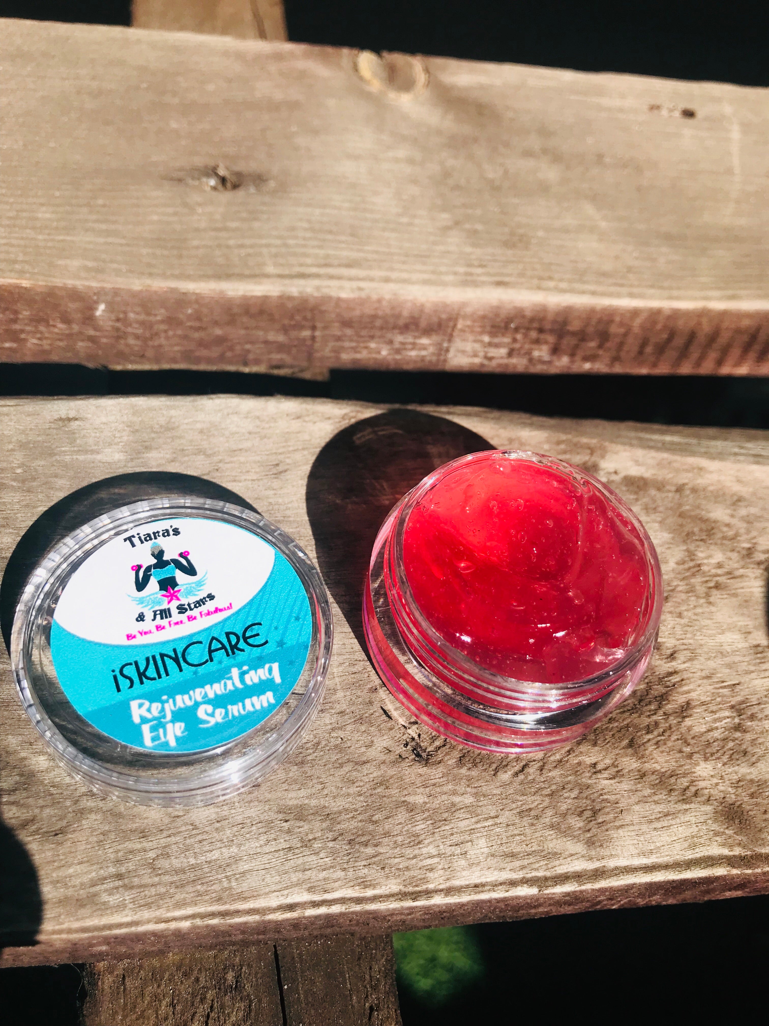 Hyaluronic acid and rose Rejuvenating 10ml Eye Gel with beetroot and raspberry powder